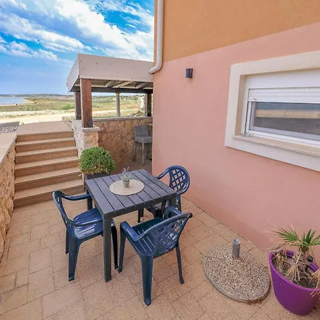 Jakov, No 1 Апартаменты *