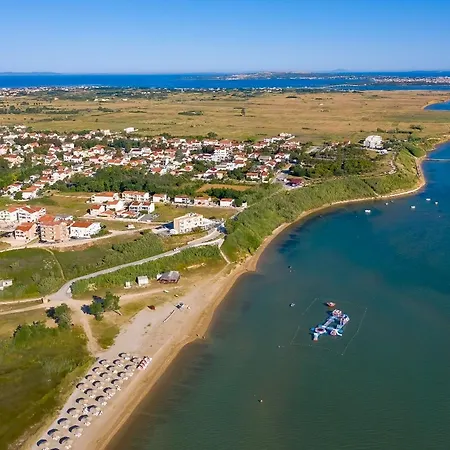 Jakov, No 1 Апартаменты Нин