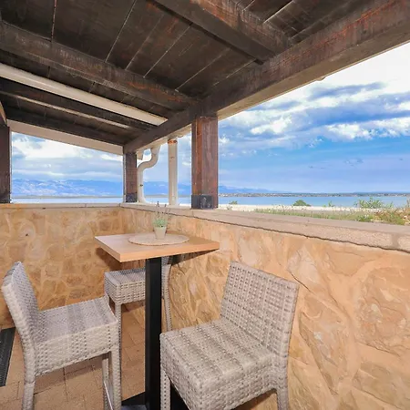 Jakov, No 1 Апартаменты Нин