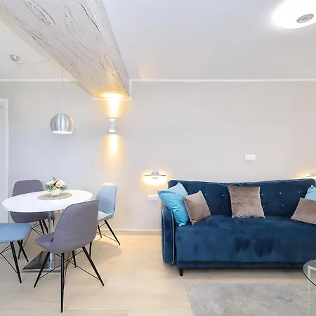 Jakov, No 1 Apartman