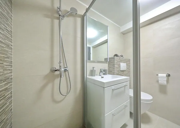 Апартаменты Jakov, No 1 Нин