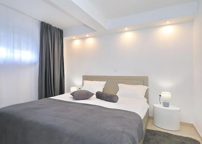 Апартаменты Jakov, No 1