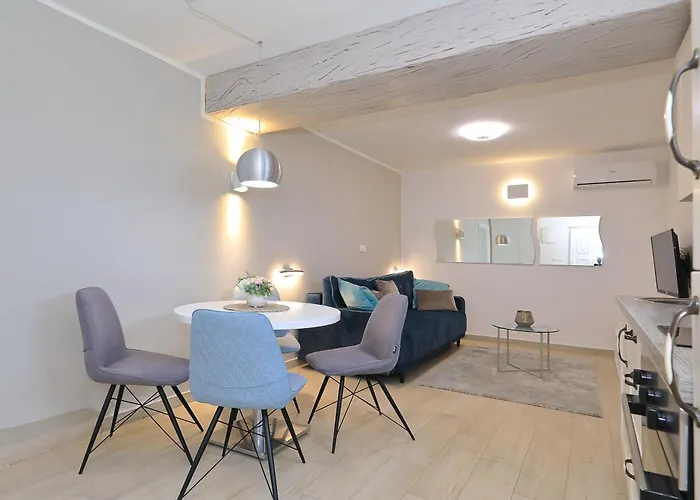 Апартаменты Jakov, No 1 Нин