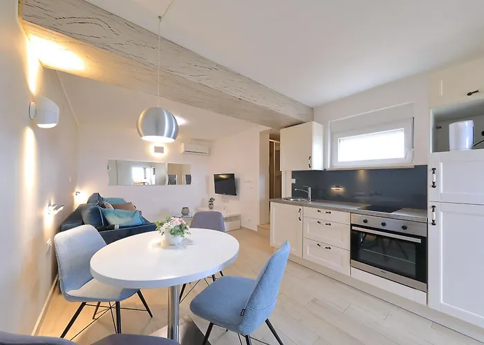 Jakov, No 1 Апартаменты