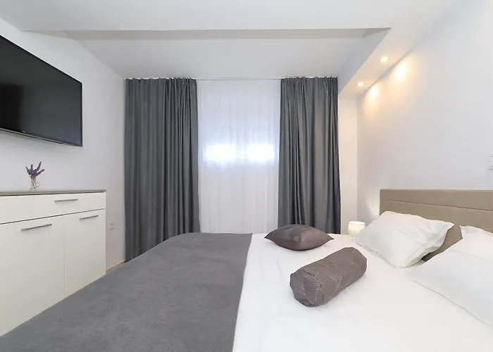 דירה Jakov, No 1 נין